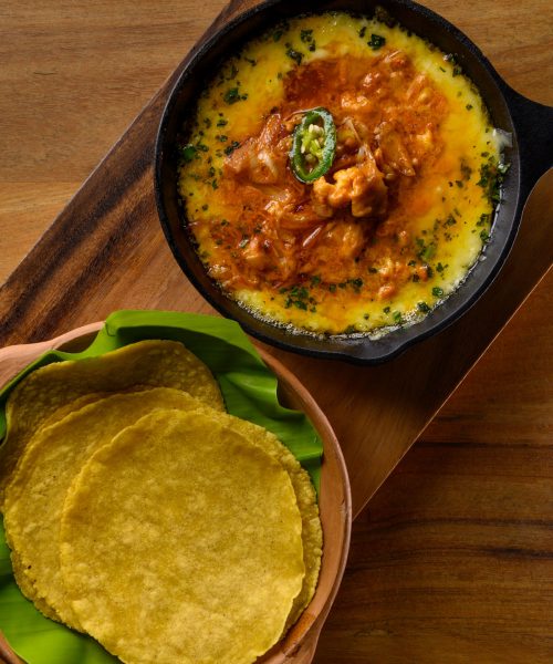 queso fundido con birria